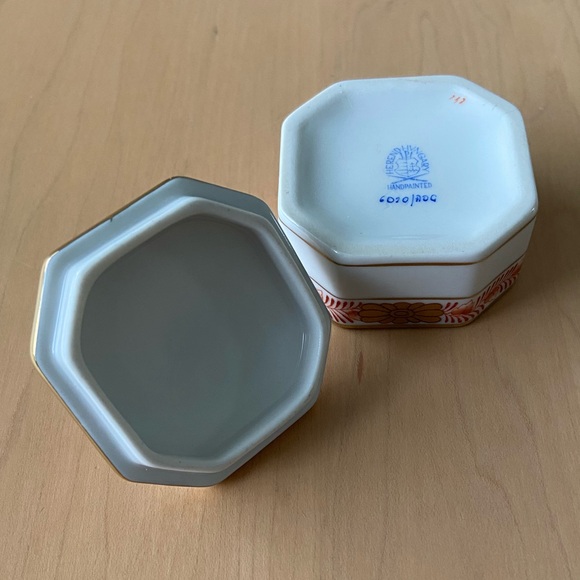 Herend Porcelain Rabbit/Bunny Box - Picture 6 of 7